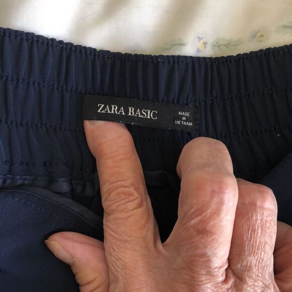 Zara Basic Pleated Wide Leg Pants Size S Gently used Navy - Picture 4 of 6